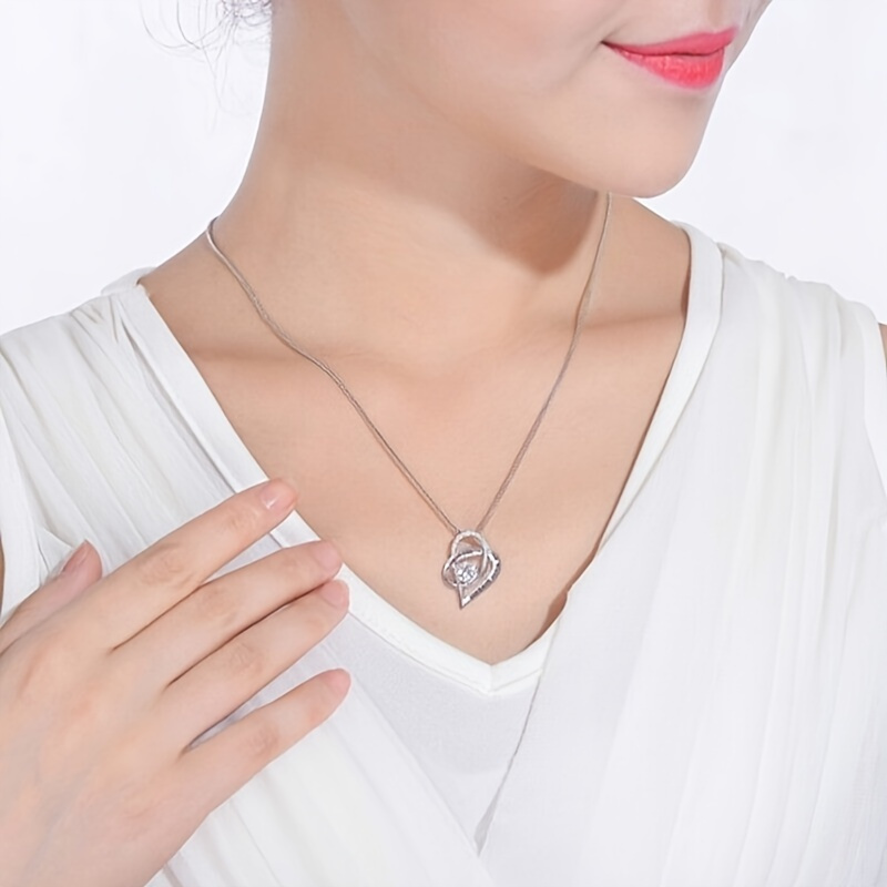 An elegant heart pendant neckl - đánh giá và giá Women Fashion Over The Years